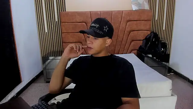 MATHY ROBERT online show from 4, 2, 2026