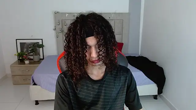 Axel fox77 online show from 1, 2, 2026