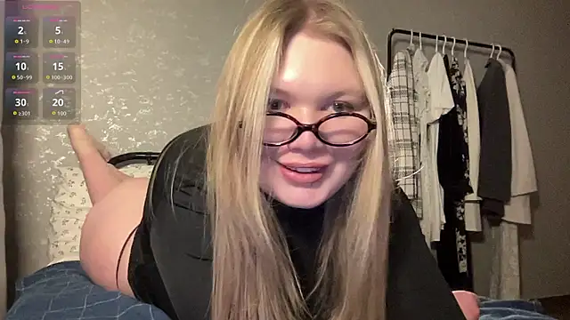 cutiejulie  online show from 31, 1, 2026