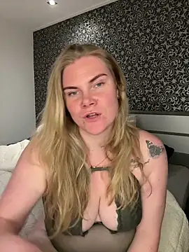 Snapshot of SexyBlondJoanna chatting on 8, 3, 2026 SexyBlondJoanna online show from 8, 3, 2026