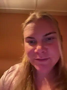 Snapshot of SexyBlondJoanna chatting on 19, 3, 2026 SexyBlondJoanna online show from 19, 3, 2026