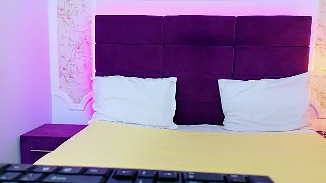 EvelinHill online show from 7, 2, 2026