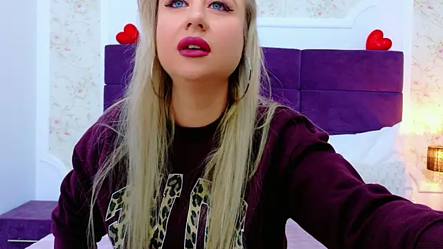 EvelinHill online show from 8, 3, 2026