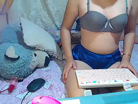 Hotties Marie online show from 4, 3, 2026