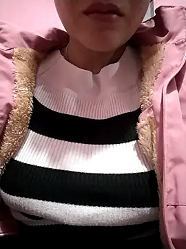 LinhLinh0099 online show from 4, 2, 2026