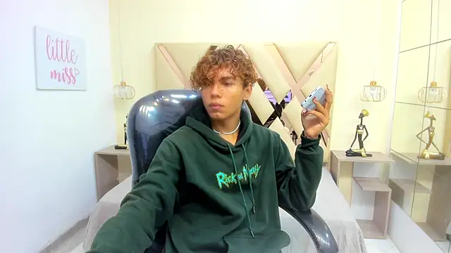 Snapshot of Anyelo_Twink chatting on 15, 2, 2026 Anyelo Twink online show from 15, 2, 2026