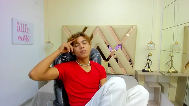 Snapshot of Anyelo_Twink chatting on 19, 2, 2026 Anyelo Twink online show from 19, 2, 2026