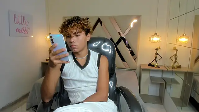 Snapshot of Anyelo_Twink chatting on 10, 3, 2026 Anyelo Twink online show from 10, 3, 2026