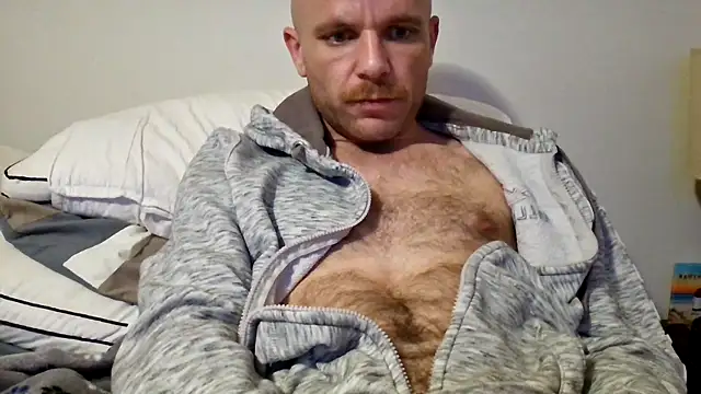 FrankieFuckMe online show from 7, 2, 2026