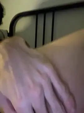 Snapshot of SnakeBit3s chatting on 4, 2, 2026 SnakeBit3s online show from 4, 2, 2026