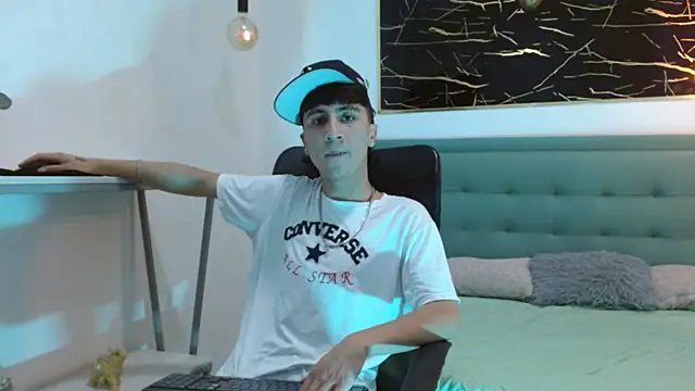 XanderGrey8 online show from 15, 1, 2026