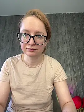 coy girl  online show from 4, 3, 2026