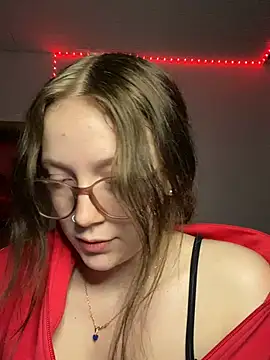 YoungLisaa18 online show from 2, 3, 2026