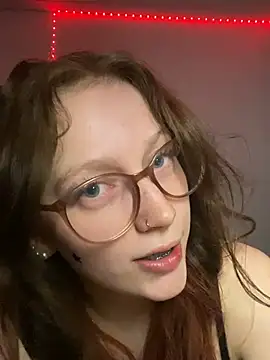 YoungLisaa18 online show from 9, 3, 2026