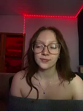 YoungLisaa18 online show from 10, 3, 2026