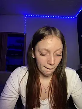 YoungLisaa18 online show from 12, 3, 2026