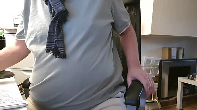 Snapshot of liveoncam2004 chatting on 19, 2, 2025 liveoncam2004 online show from 19, 2, 2025