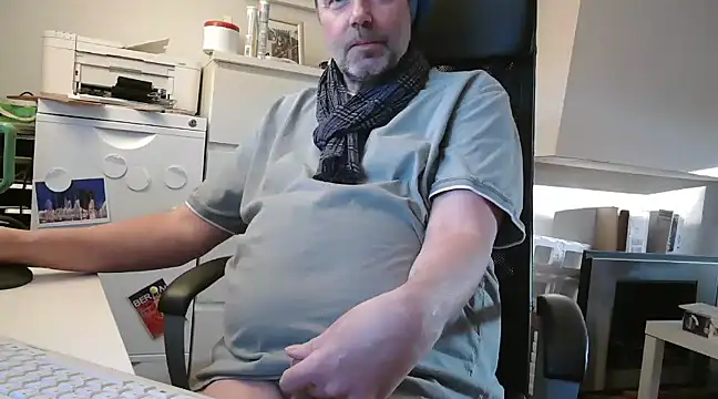 Snapshot of liveoncam2004 chatting on 19, 3, 2025 liveoncam2004 online show from 19, 3, 2025