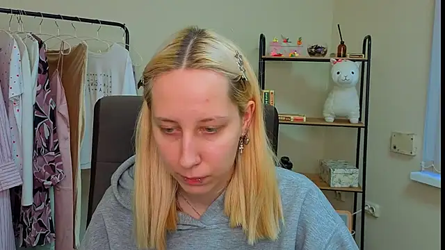 EmilyReyess online show from 10, 2, 2026