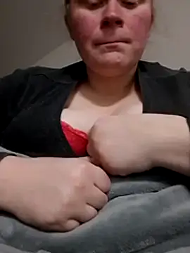 Linchen24857 online show from 4, 2, 2026