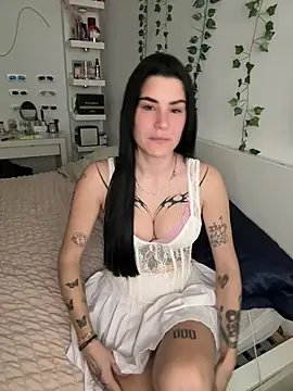 julieeeeee75 online show from 3, 2, 2026