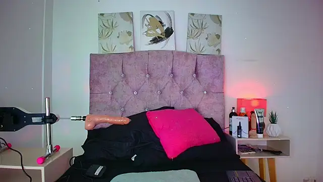 Ethan Briggs  online show from 11, 3, 2026