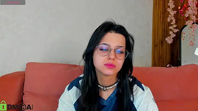 Leslie Wholsh online show from 5, 3, 2026