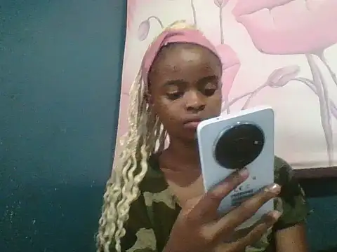 Snapshot of petitemew chatting on 22, 3, 2026 petitemew online show from 22, 3, 2026