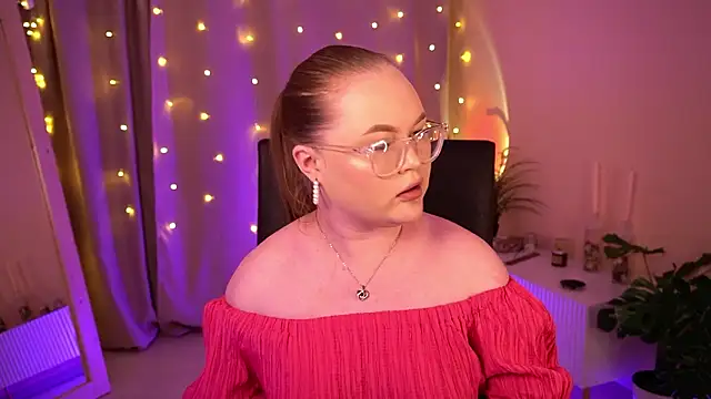 FeliciaLorne online show from 4, 2, 2026