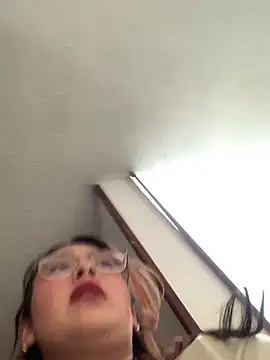 TatiJx Pink online show from 4, 2, 2026