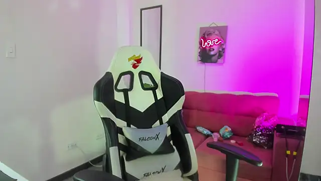 Xiomara as online show from 19, 3, 2026