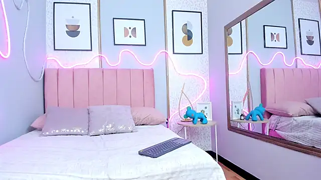 SAMMYLEWISMD online show from 4, 2, 2026