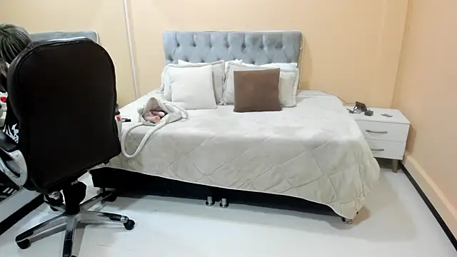 Bela Craxkerr online show from 15, 3, 2026