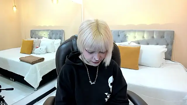 Bela Craxkerr online show from 21, 3, 2026