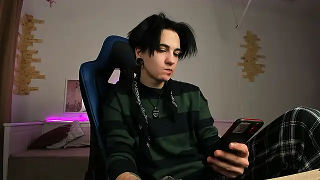 RayTaylorr online show from 2, 2, 2026