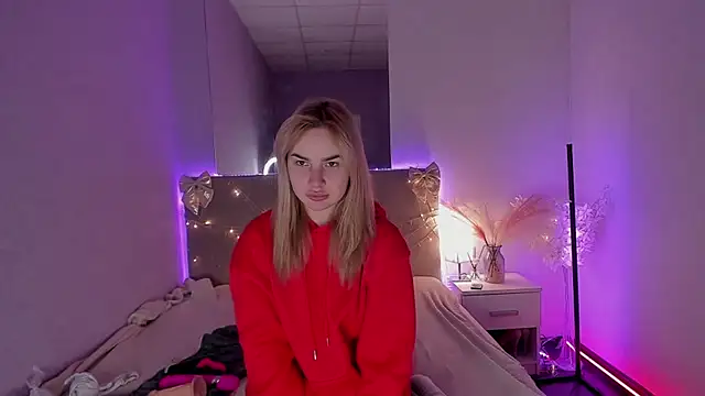 LunaHeadley online show from 2, 2, 2026