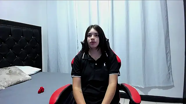 EmmaSnnow online show from 2, 2, 2026