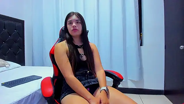 EmmaSnnow online show from 3, 2, 2026