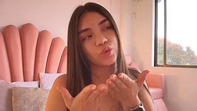 EmmaSnnow online show from 5, 2, 2026