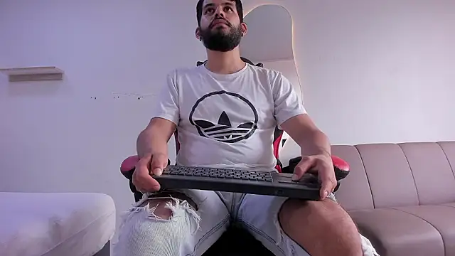 LucasBeaumont online show from 2, 2, 2026