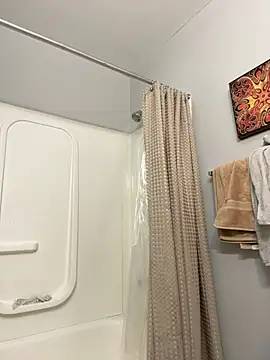 QueeneCoco online show from 5, 2, 2026