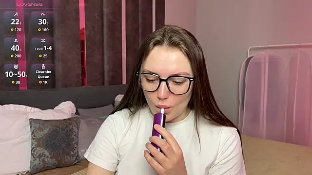 MoonlightLovee online show from 3, 2, 2026