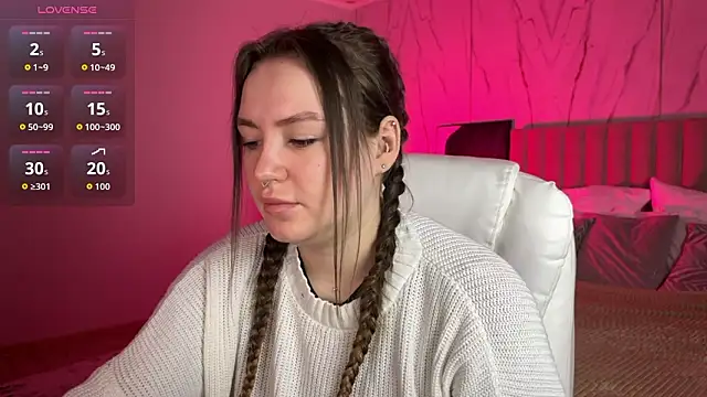 MoonlightLovee online show from 4, 2, 2026