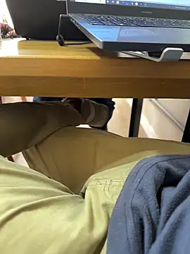 Novinho Pauzudo 18cm online show from 10, 2, 2026