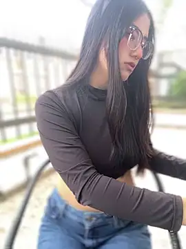 StrawberryPink  online show from 13, 3, 2026