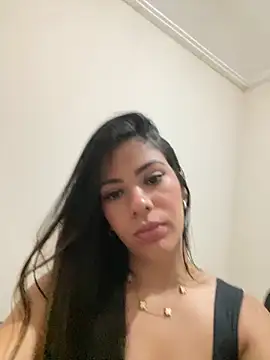 paola oliveira online show from 10, 3, 2026