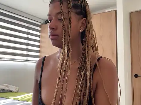 Sofhii online show from 4, 2, 2026