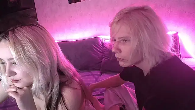 Snapshot of fray_and_lilla chatting on 27, 2, 2026 fray and lilla online show from 27, 2, 2026