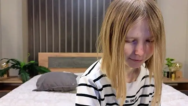 EssieVogel online show from 4, 2, 2026