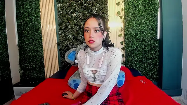 IvyyEmerald online show from 6, 3, 2026